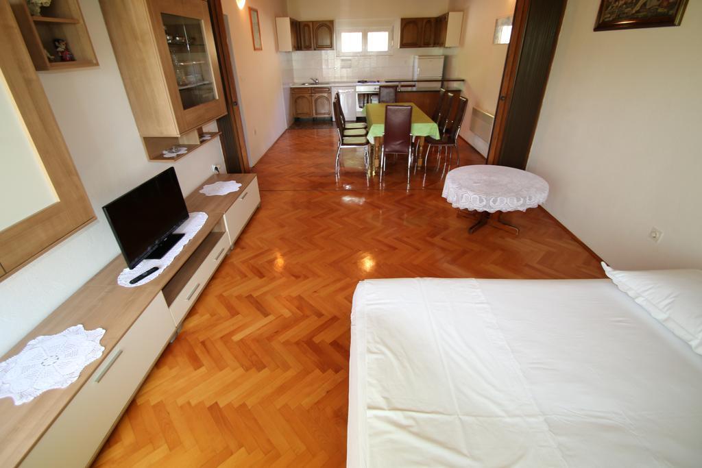 Apartment Stipe